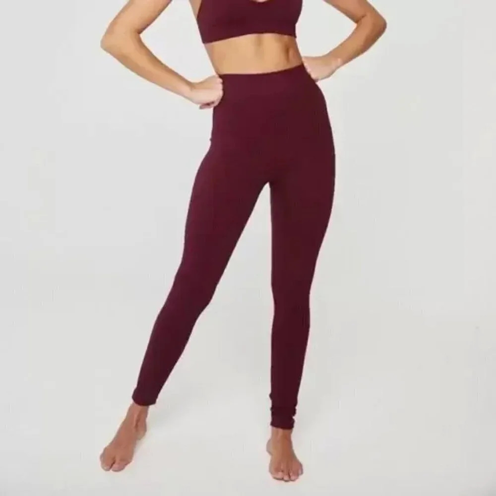 KNIX | GOOD TO GO SEAMLESS LEGGING IN DARK CHERRY COLOR